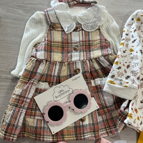 New baby girl items bundle - Picture 5 of 5